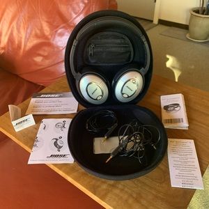 Bose Quiet Comfort 15 Acoustic Noise Canceling Headphones